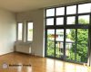 Sonnige 3 Zimmer im Dachgeschoß im saniertem Altbau? - Wohnzimmer