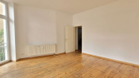 Bild - Großzügige 2 Zimmer Altbau mit Traumbalkon, Dielen, Wannenbad in Zentraler Lage