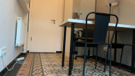 Stylischer Verkaufsraum mit hochwertigem Boden - Kleine Fläche auf der Warschauer sucht eine große Idee!