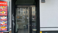 Außenansicht - Kleine Fläche auf der Warschauer sucht eine große Idee!