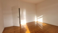Beispiel Zimmer 1 - Großzügige 3 Zimmer im sanierten Altbau, offene Küche und traumhaften Balkon zum relaxen!