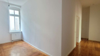 Herein spaziert - Großzügige 4 Zimmer mit 2 Bädern, Dielen, Balkon in TOPLAGE