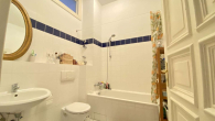 Badezimmer - Traumhafte 2 Zimmerwohnung mit einem Balkon im Florakiez!