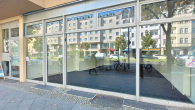 Außenansicht - Repräsentative Gewerbefläche mit großer Schaufensterfront in absoluter A-Lage im Friedrichshain!