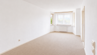 Innenimpression - Helle 1-Zimmer-Wohnung im 2. OG – Küche mit Baumblick, frei ab 01.07.2026