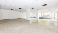 Gewerbeeinheit - Großzügige Einzelhandelsfläche in zentraler Lage mit tollem Schaufenster sucht Nachmieter