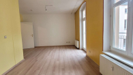 Bild - 2 Zimmer mit offener Küche, Balkon in zentraler Lage