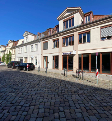 Hell, Groß, Höhe decken und mit Balkon! Unbefristete 4 Zimmer Wohnung im DG !, 14482 Potsdam, Etagenwohnung