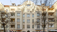 Hausansicht - Deine bezugsfreie Altbauwohnung in Friedrichshain – ab April 2026!
