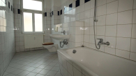 Wannenbad - Maisonette-Rückzugsort mit Balkon & Dachterrasse – ruhig im Altbau gelegen!