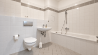 Badezimmer - Toller Altbau mit Wohnküche, Dielen und Balkon!