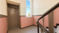 Flur - WAS!? 5 Zimmer in F’hain – Wintergarten – 2 Balkone – unbefristet!