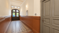 Flur - WAS!? 5 Zimmer in F’hain – Wintergarten – 2 Balkone – unbefristet!